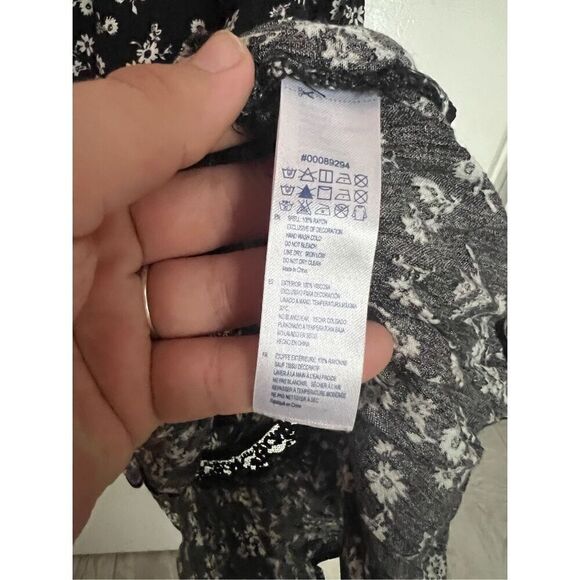 Forever 21 Floral Tank Top Woman’s Size Medium - Picture 3 of 6